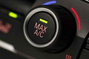 8 penyebab AC mobil tidak dingin dan cara mengatasinya