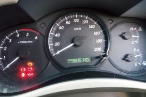 Lampu check engine kendaraan menyala Ini penyebab dan solusinya