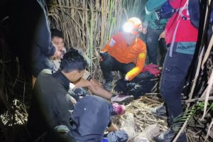 Tim SAR evakuasi empat pendaki tersesat di Gunung Lokon-Tomohon