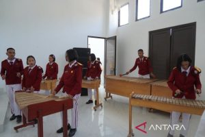 Sekolah Rakyat Terintegrasi 3 Sulut lestarikan kearifan lokal musik kolintang
