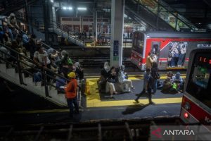 Mengapa listrik sering padam saat petir menyambar?